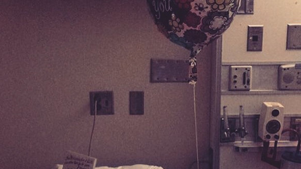 Paow Instagrammar från sjuksängen. Bloggerskan fick operera blindtarmen. 